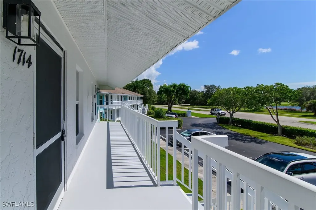 1375 Mainsail Drive Naples FL 34114