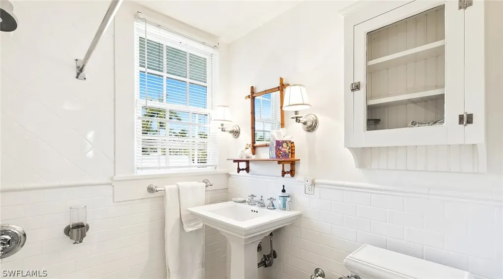 187 Broad Avenue S Naples FL 34102