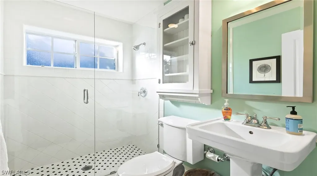 187 Broad Avenue S Naples FL 34102