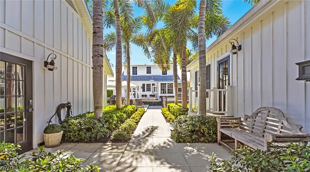 187 Broad Avenue S Naples FL 34102