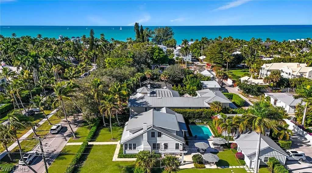 187 Broad Avenue S Naples FL 34102