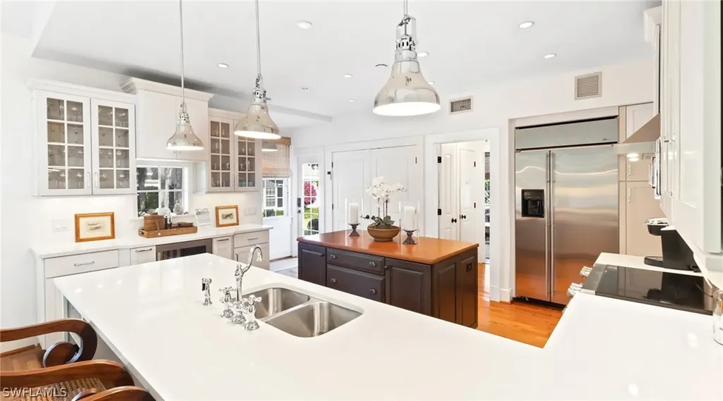 187 Broad Avenue S Naples FL 34102