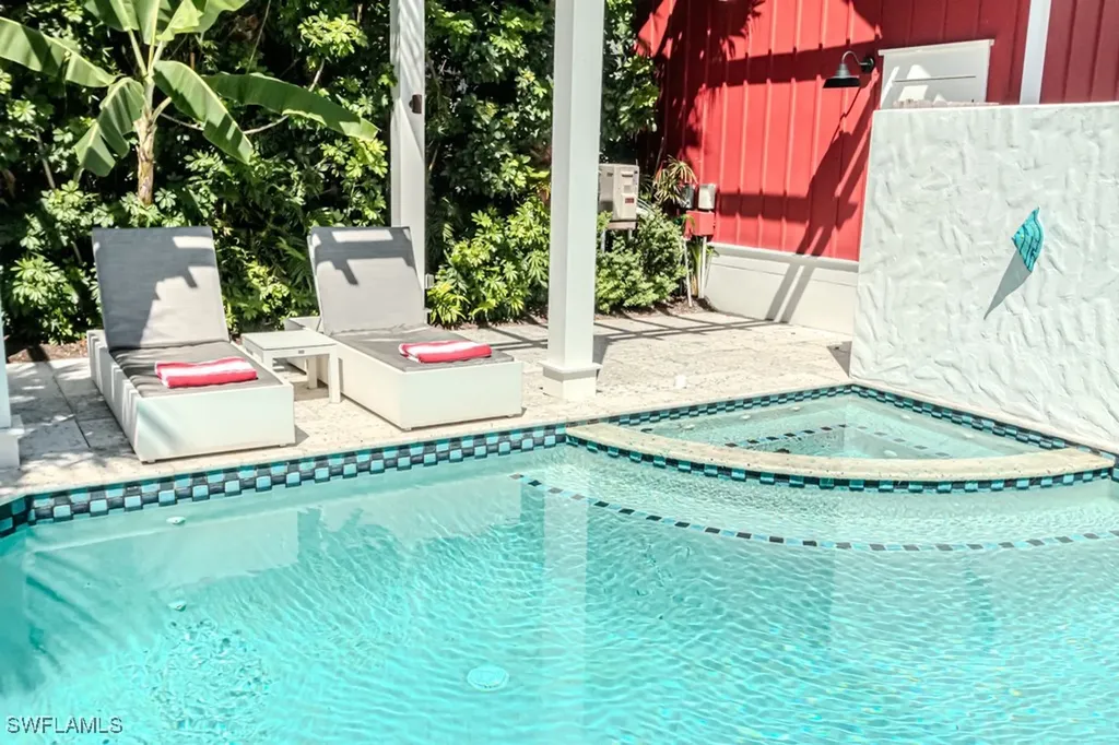 245 Broad Avenue S Naples FL 34102