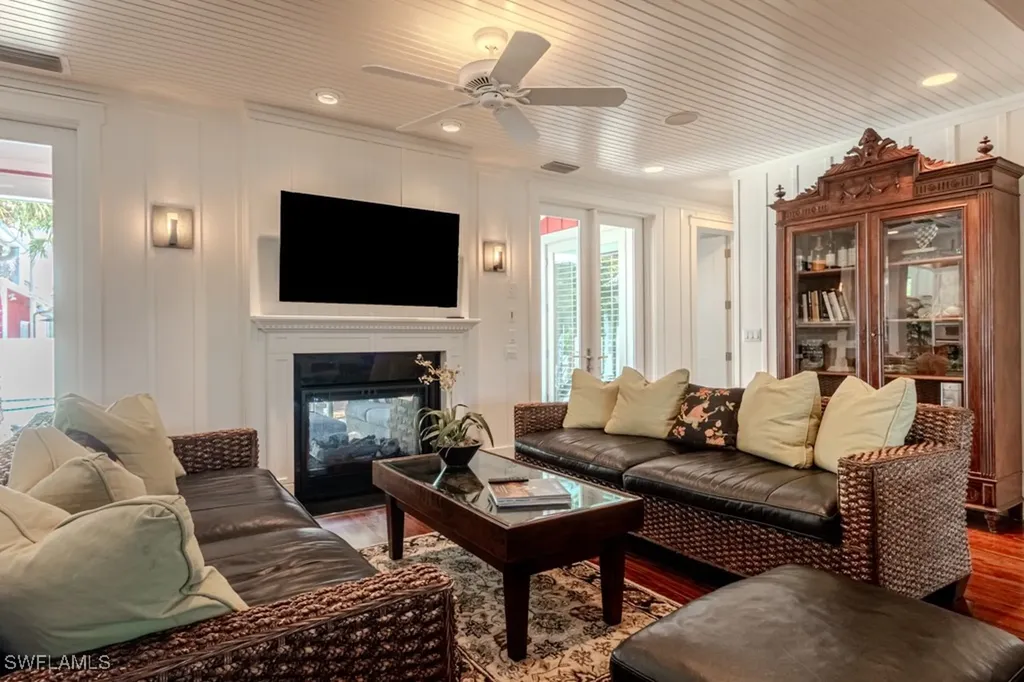 245 Broad Avenue S Naples FL 34102