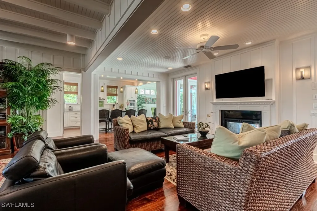 245 Broad Avenue S Naples FL 34102