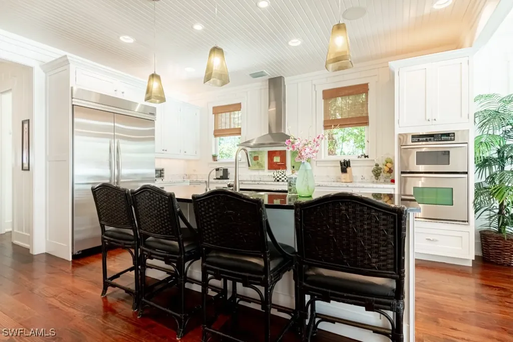 245 Broad Avenue S Naples FL 34102
