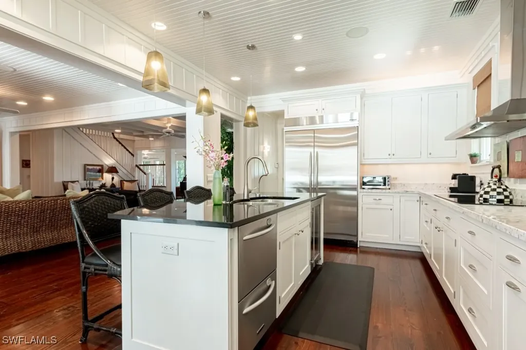 245 Broad Avenue S Naples FL 34102