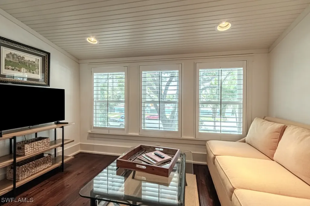 245 Broad Avenue S Naples FL 34102