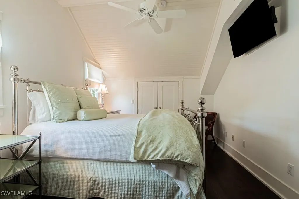 245 Broad Avenue S Naples FL 34102