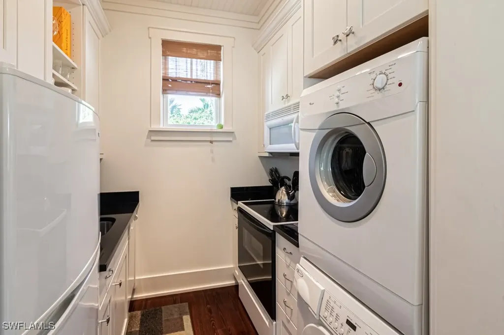 245 Broad Avenue S Naples FL 34102