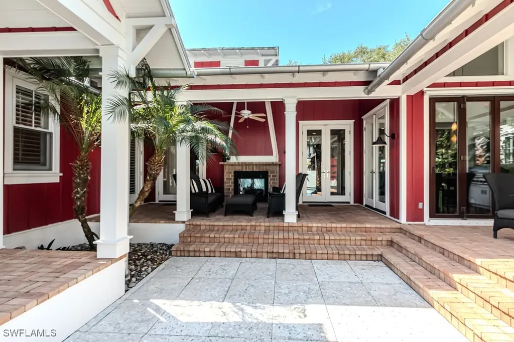 245 Broad Avenue S Naples FL 34102