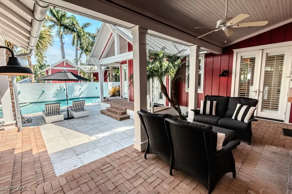 245 Broad Avenue S Naples FL 34102