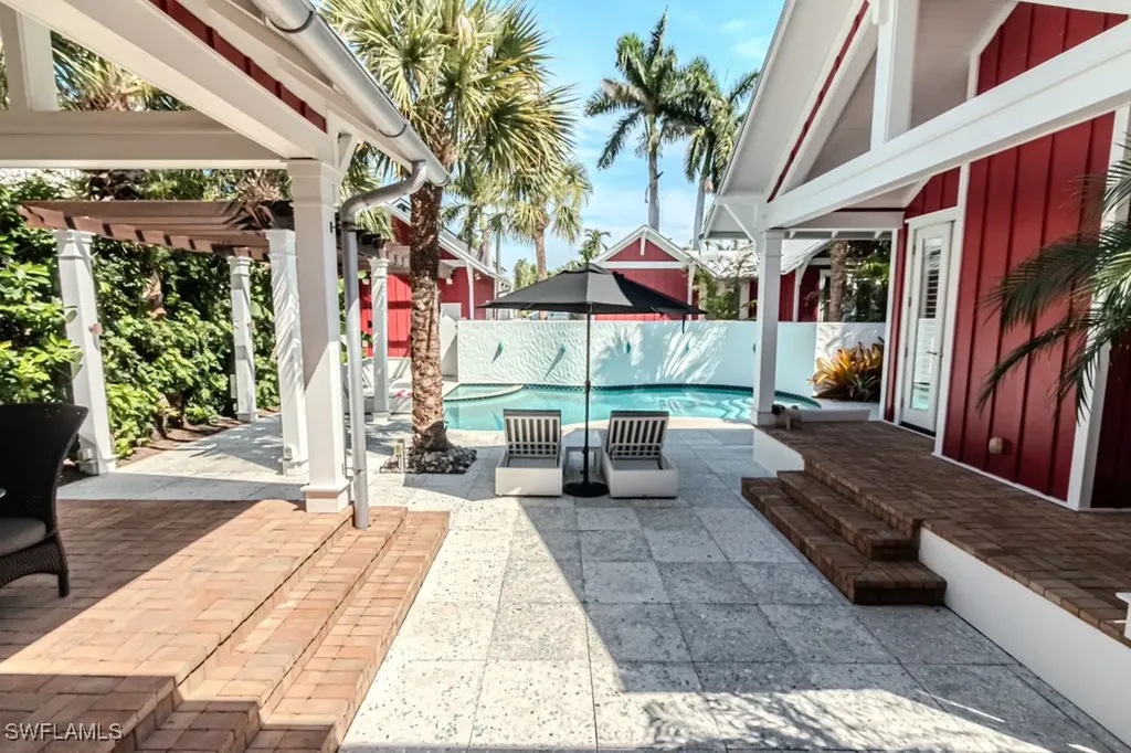 245 Broad Avenue S Naples FL 34102