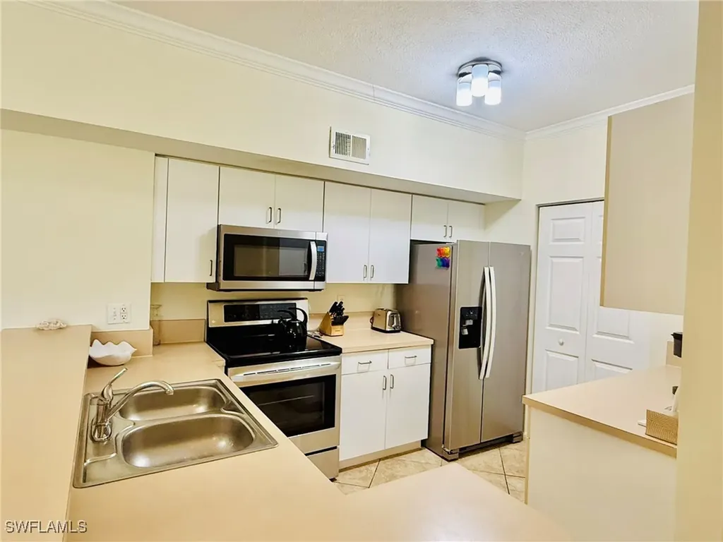 1820 Florida Club Circle Naples FL 34112