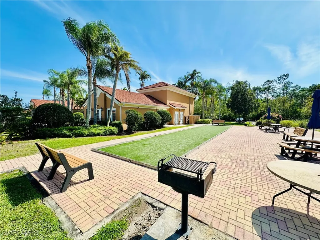 1820 Florida Club Circle Naples FL 34112