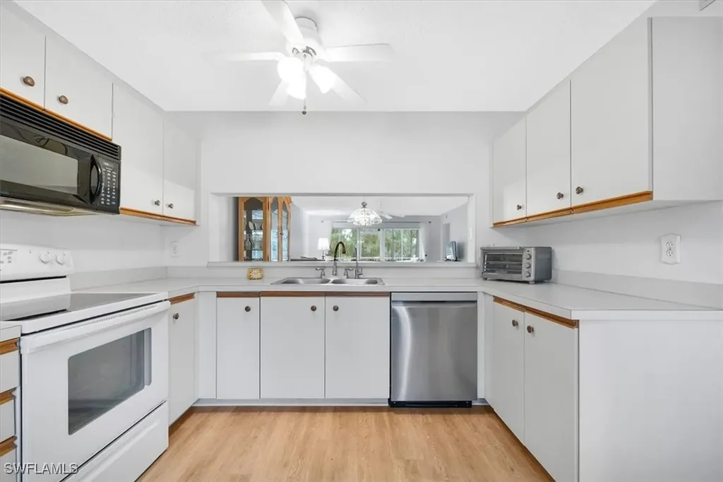 6900 Dennis Circle Naples FL 34104