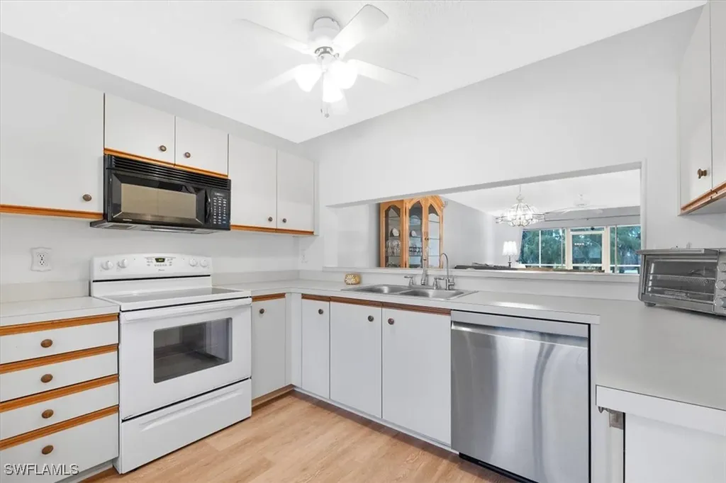 6900 Dennis Circle Naples FL 34104