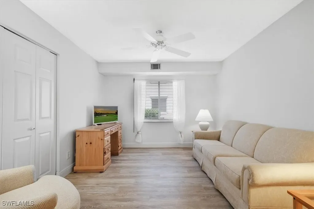 6900 Dennis Circle Naples FL 34104