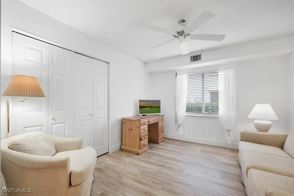 6900 Dennis Circle Naples FL 34104