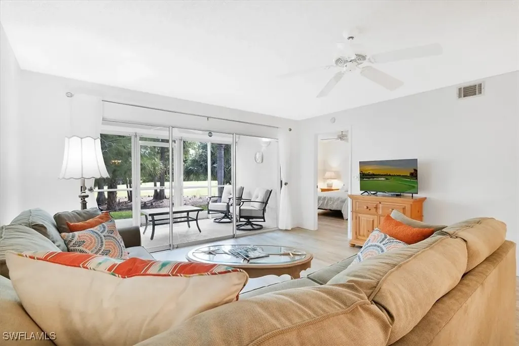 6900 Dennis Circle Naples FL 34104