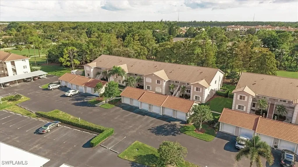 6900 Dennis Circle Naples FL 34104