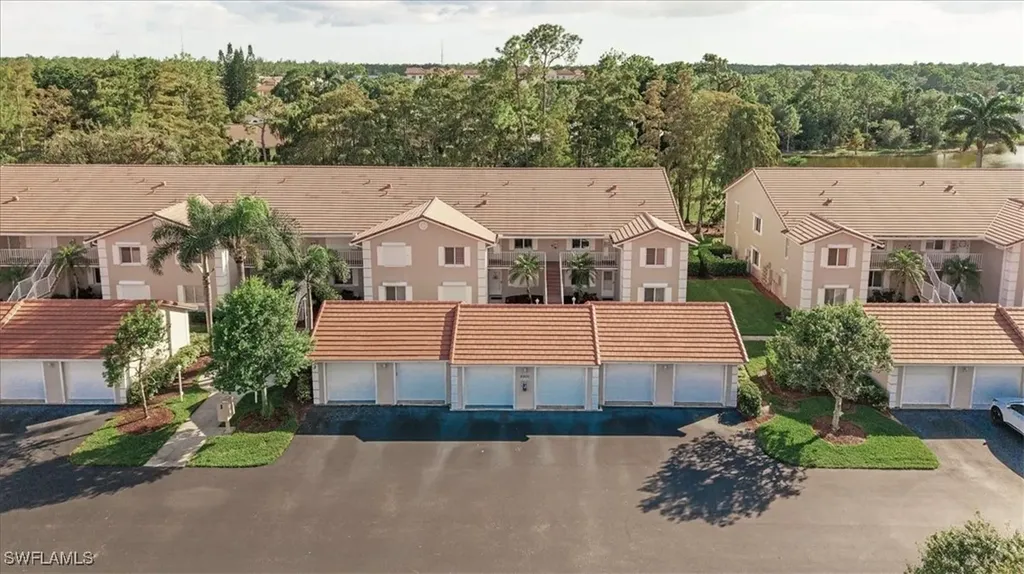 6900 Dennis Circle Naples FL 34104