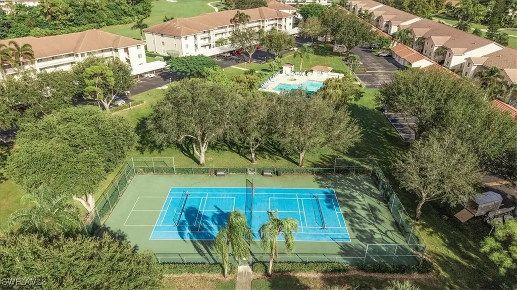 6900 Dennis Circle Naples FL 34104
