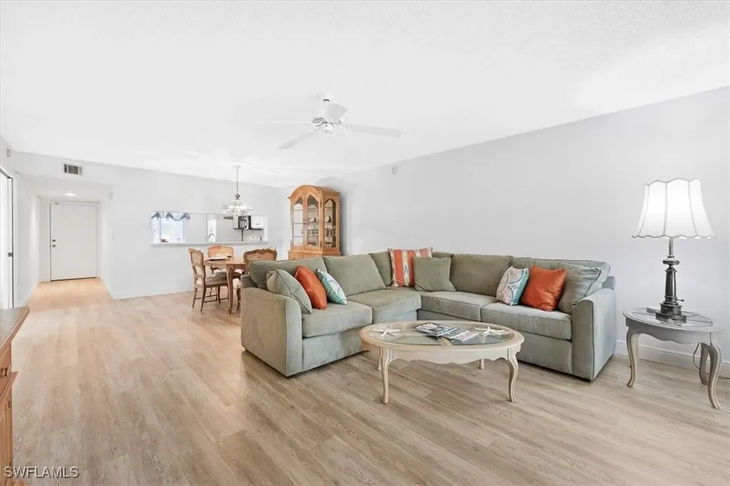 6900 Dennis Circle Naples FL 34104