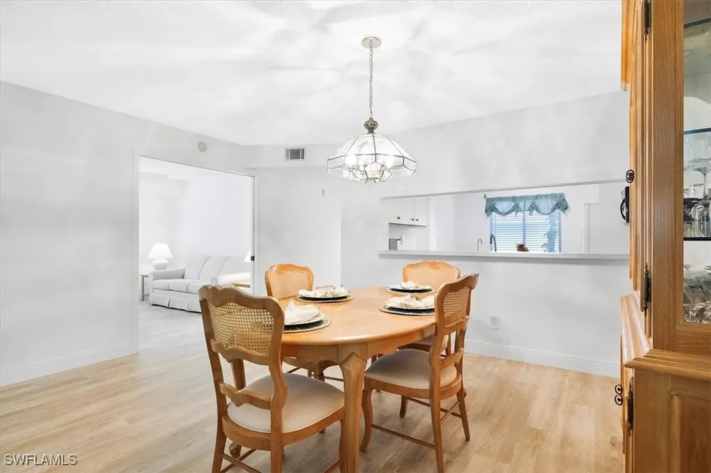 6900 Dennis Circle Naples FL 34104
