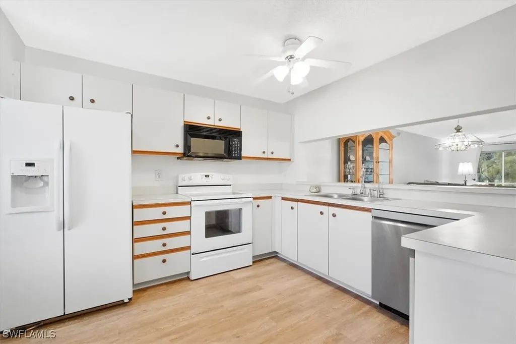 6900 Dennis Circle Naples FL 34104
