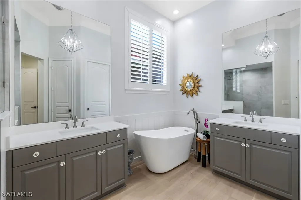 7395 Monteverde Way Naples FL 34119
