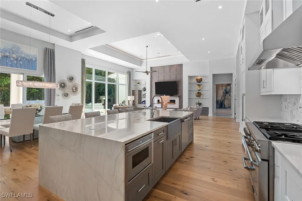 720 Orchid Drive Naples FL 34102