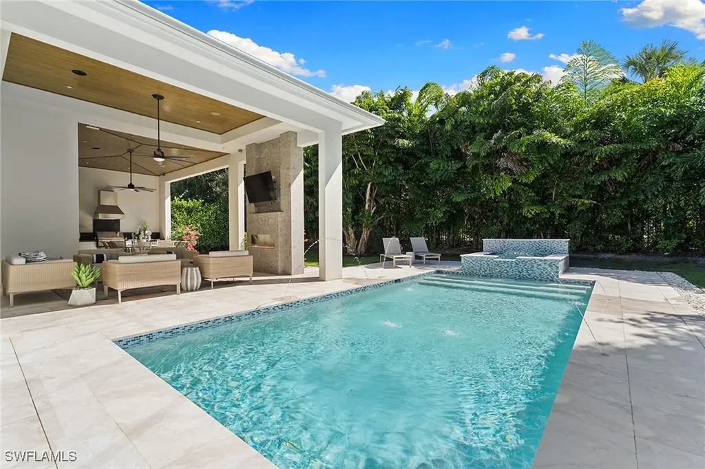 720 Orchid Drive Naples FL 34102