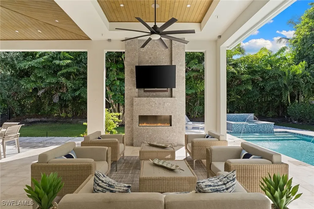 720 Orchid Drive Naples FL 34102