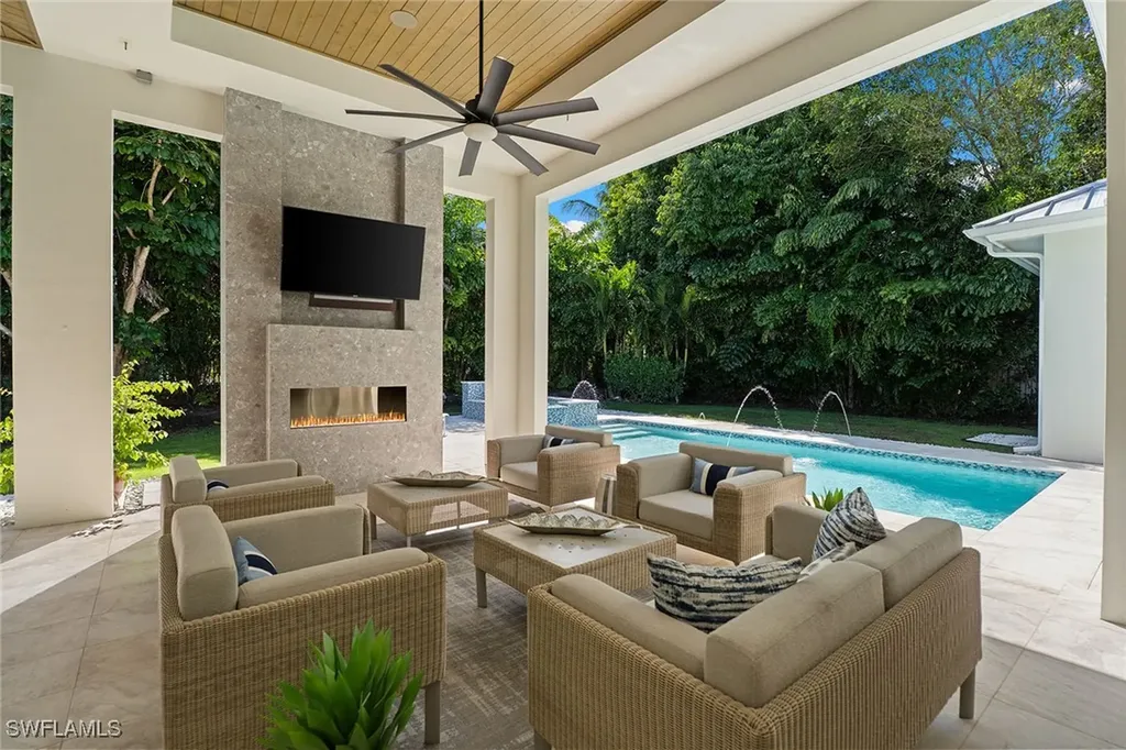 720 Orchid Drive Naples FL 34102
