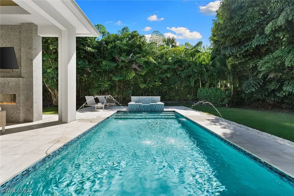 720 Orchid Drive Naples FL 34102