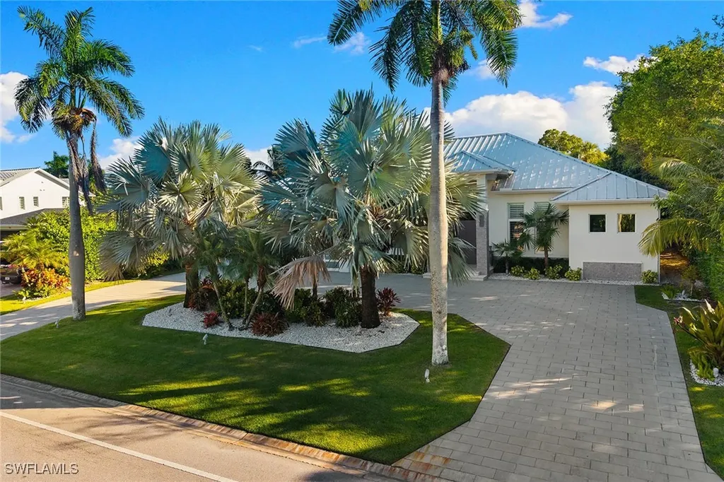 720 Orchid Drive Naples FL 34102