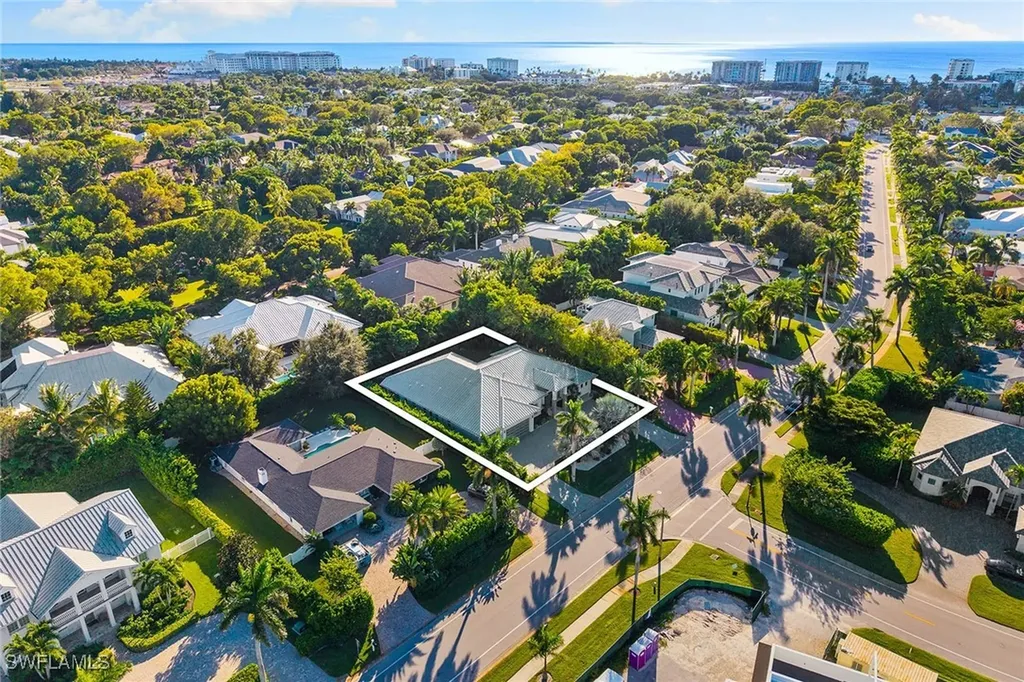 720 Orchid Drive Naples FL 34102