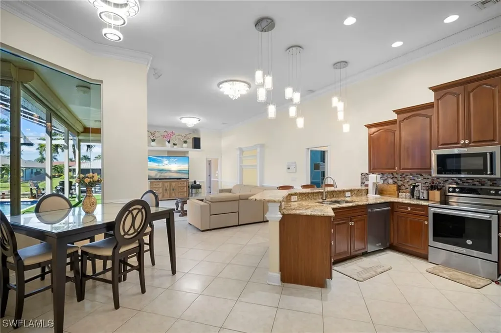 5024 SW 8th Place Cape Coral FL 33914