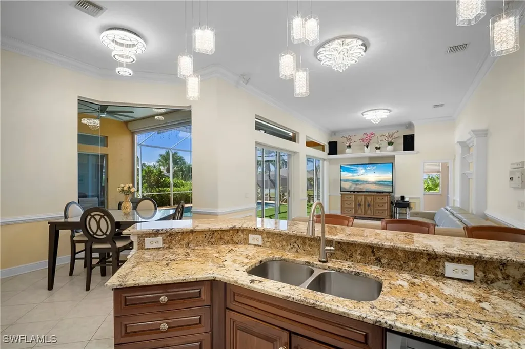 5024 SW 8th Place Cape Coral FL 33914