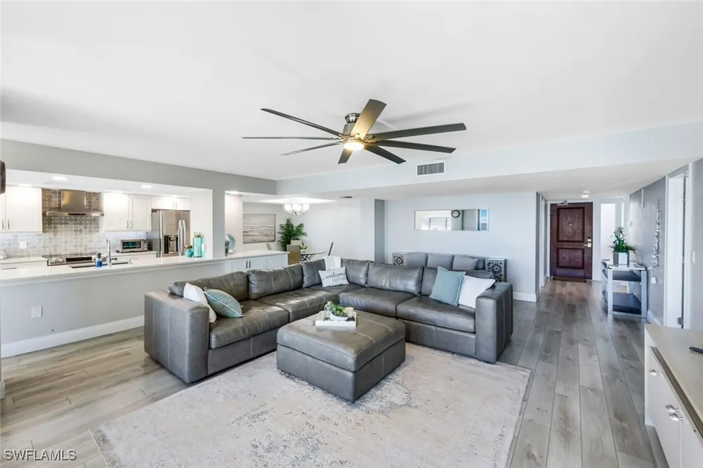 10951 Gulf Shore Drive Naples FL 34108