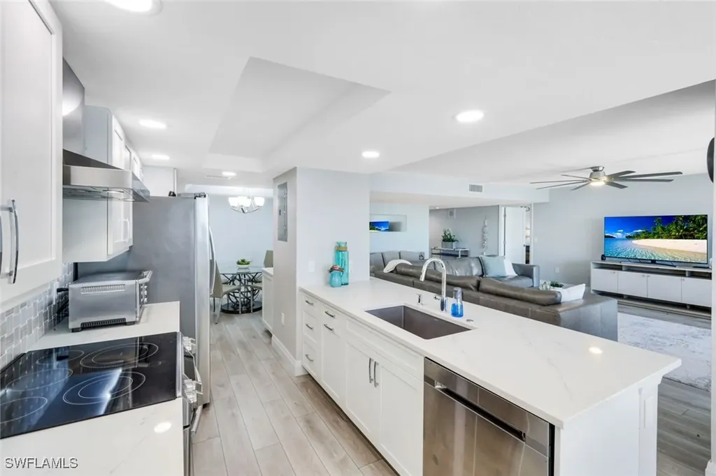 10951 Gulf Shore Drive Naples FL 34108
