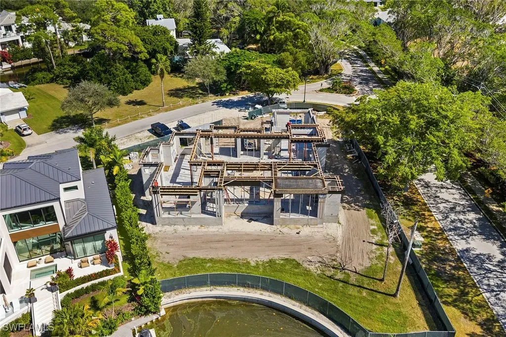 5037 Starfish Avenue Naples FL 34103