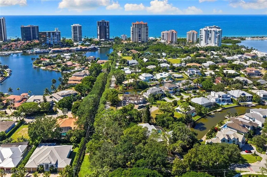 5037 Starfish Avenue Naples FL 34103