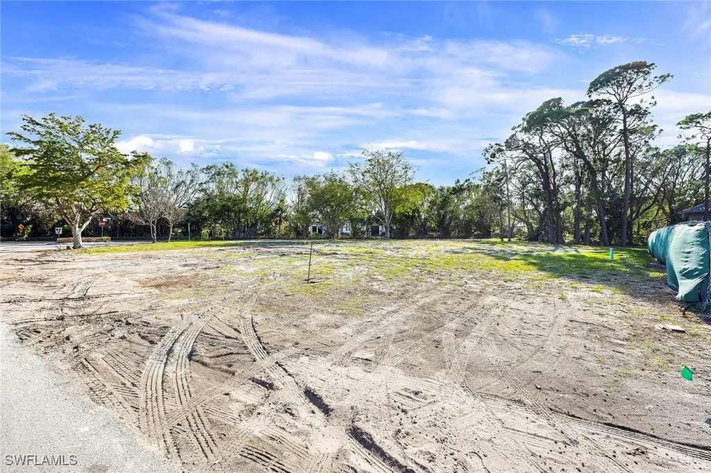 5037 Starfish Avenue Naples FL 34103