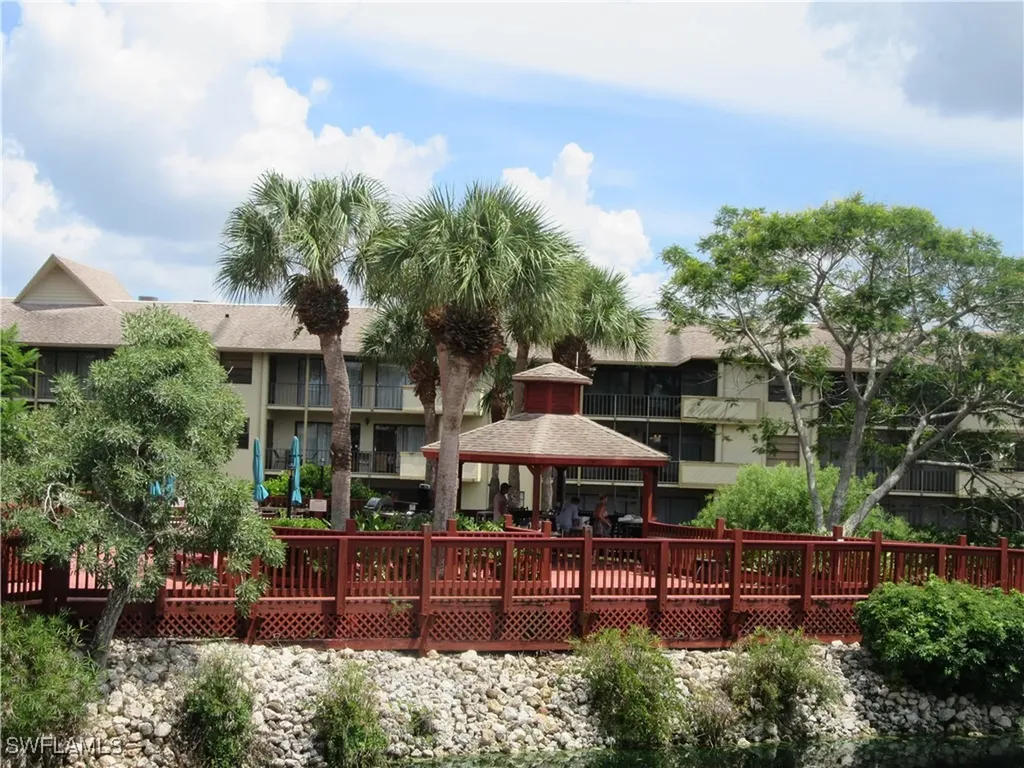 600 Neapolitan Way Naples FL 34103-8568