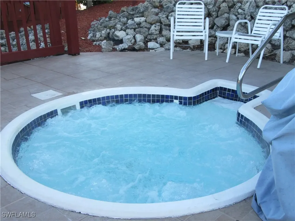 600 Neapolitan Way Naples FL 34103-8568
