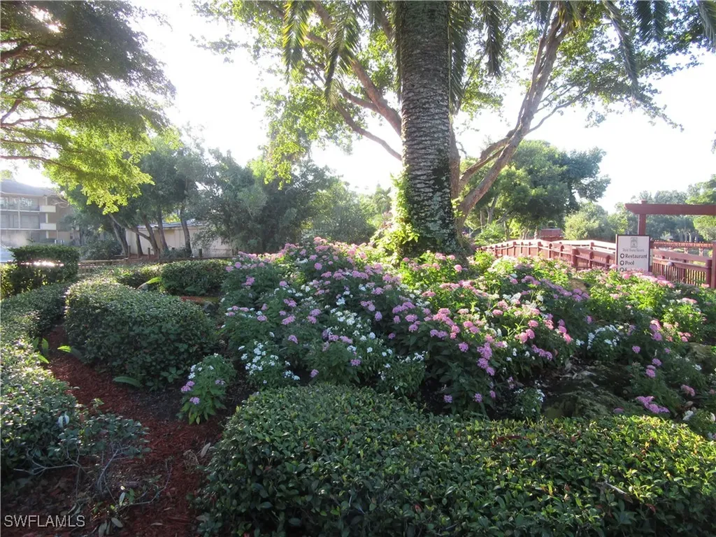 600 Neapolitan Way Naples FL 34103-8568