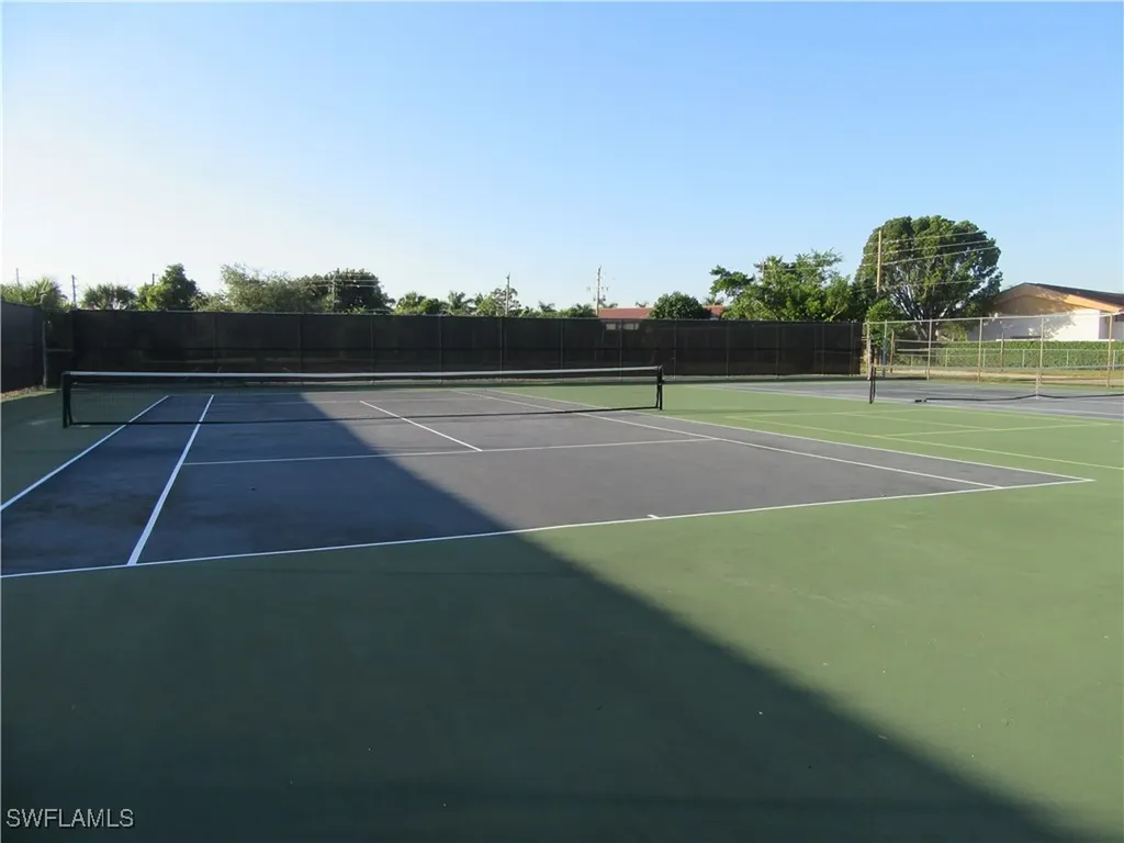 600 Neapolitan Way Naples FL 34103-8568