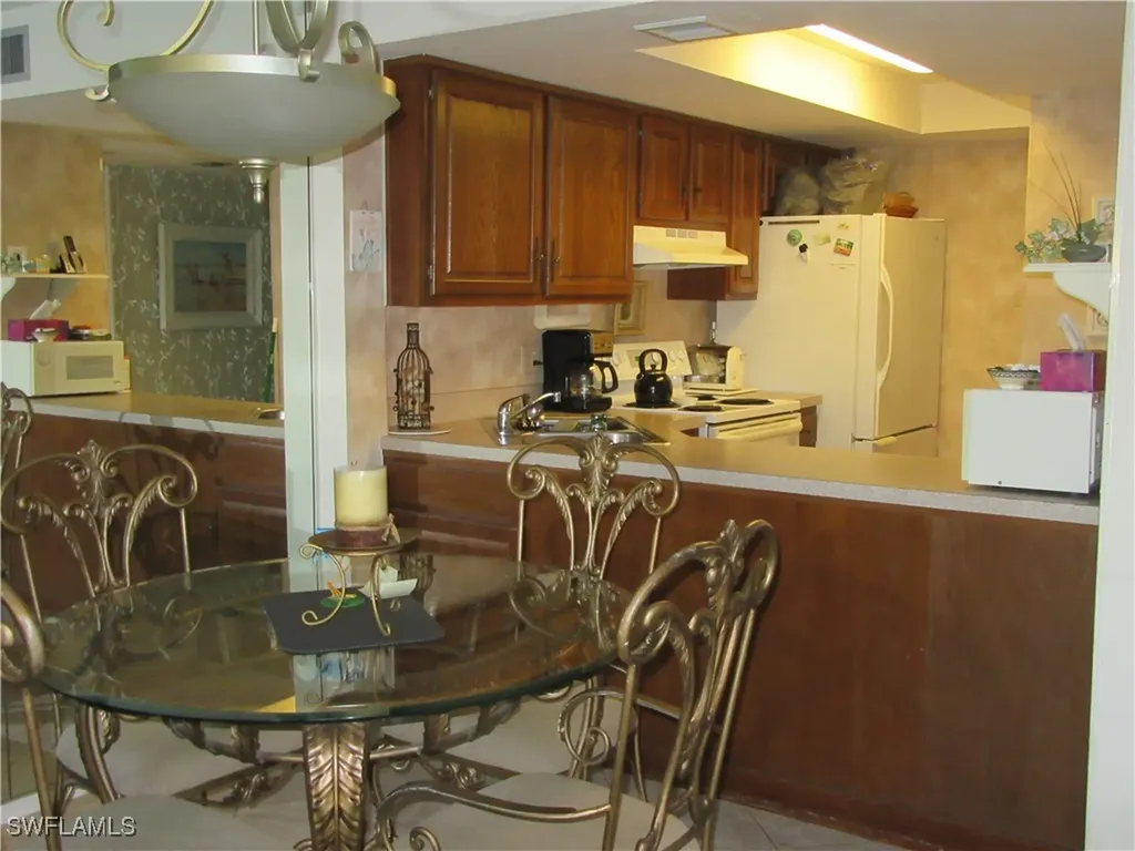 600 Neapolitan Way Naples FL 34103-8568